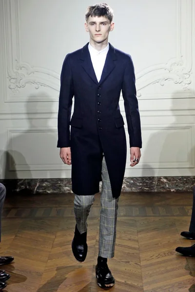 Look 1